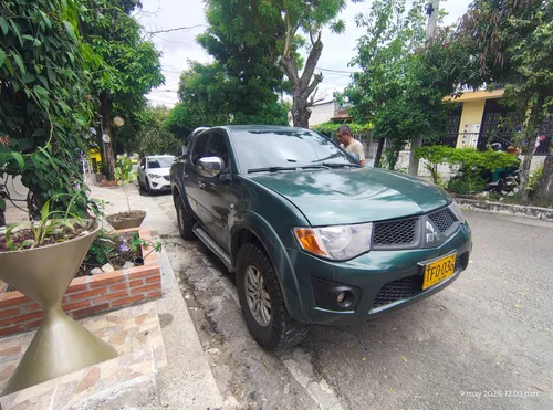 MITSUBISHI L200 SPORTERO 4X4