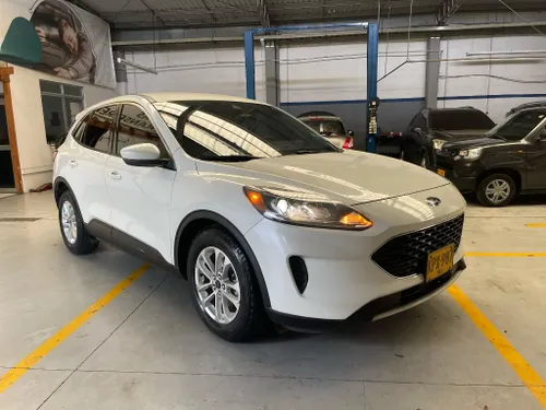 Ford Escape se Hibrida 2021 garantizada 