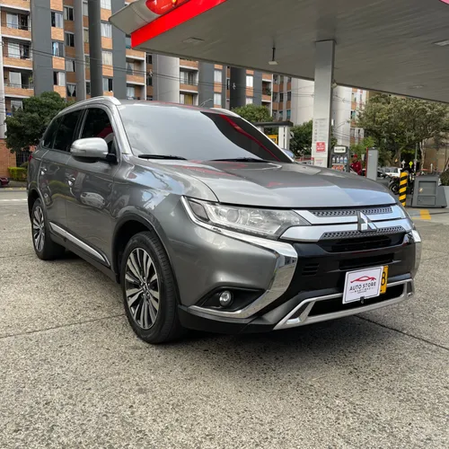 2022 Mitsubishi Outlander Full kaiteki 4x4 