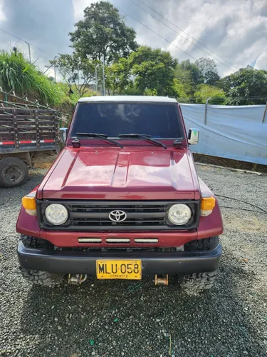 VENDO TOYOTA MACHO 4500 - MODELO 1995