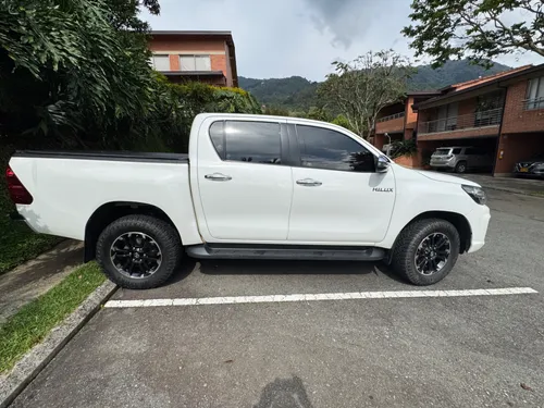 Toyota hilux 2.8 Disel 4x4 2020 