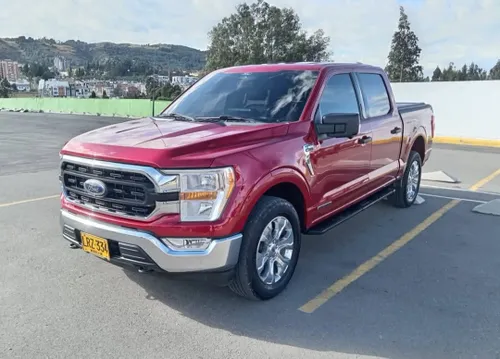 Ford 150XLT hibrida modelo 2022 