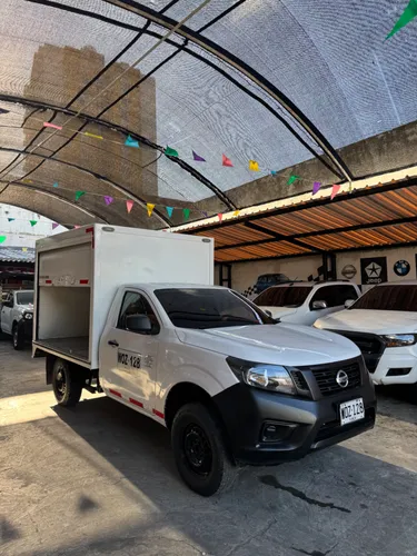 NISSAN FRONTIER FURGN 2017