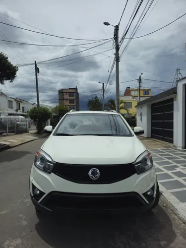 Korando Ssangyong modelo 2015 2.0 Turbo 4x2 automatica full equipo
