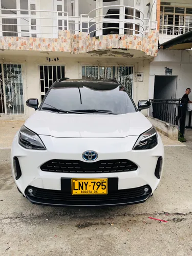 Toyota Yaris cross XLs 