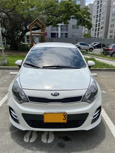 Kia Rio Spice R Hatchback 2015 Automatico - Full Equipo