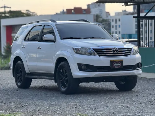 Toyota Fortuner MT