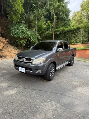 TOYOTA HILUX 2.4 DIESEL 4X2