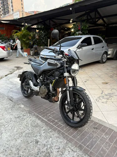 HUSQVARNA SVARTPILEN 200