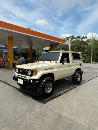 Toyota Land Cruiser FZJ73 1995