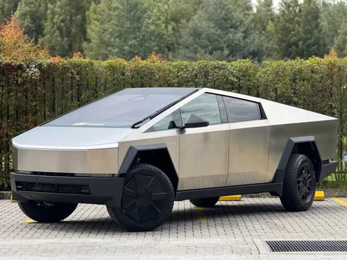 Tesla Cybertruck Foundation Series 0Kmts 