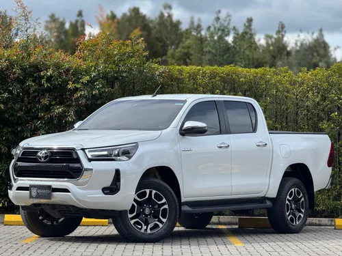TOYOTA HILUX SRX 2024 -DIESEL-