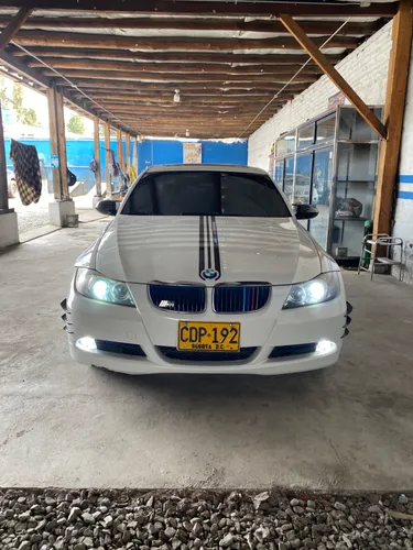 BMW 320 i modelo 2008