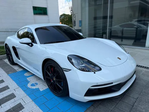 PORSCHE CAYMAN GTS