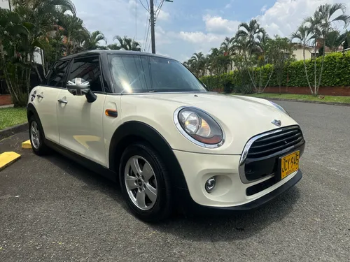 MINI COOPER turno 2017