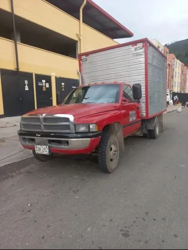 Camioneta Dodge RAM 4000 diesel Vehculo en excelente estado Full Diesel ideal para trabajos exigentes o uso diario.  Modelo Dodge RAM 4000  Capacidad de carga 3 toneladas  Caja mecnica  nico dueo  Lista para traspaso