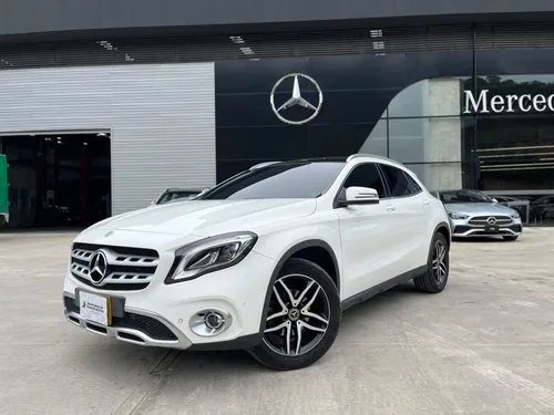 Mercedes Benz GLA200 1.6 2020