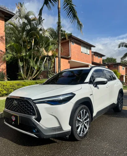 TOYOTA COROLLA CROSS HYBRID 2023