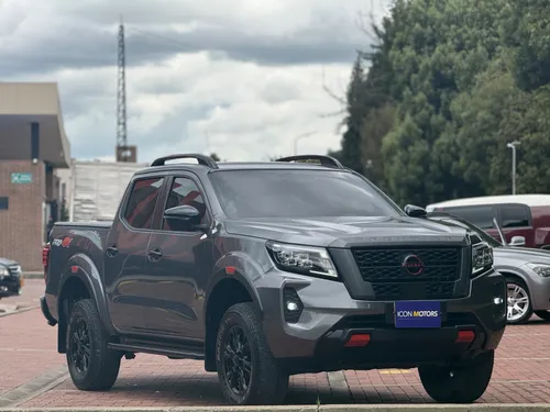 Nissan Frontier np300 Pro4x 4x4 
