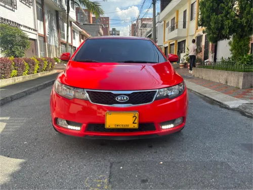 Hermoso Kia Cerato Forte