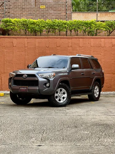 Toyota 4 RUNNER SR5 2013