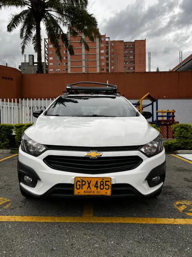 Chevrolet onix activ hatchback 