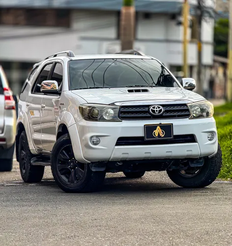 TOYOTA FORTUNER 3.0 2010