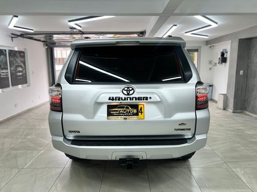 Toyota 4RUNNER SR5 AT 2022