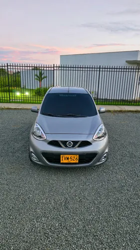 Vendo nissan march automatico full equipo