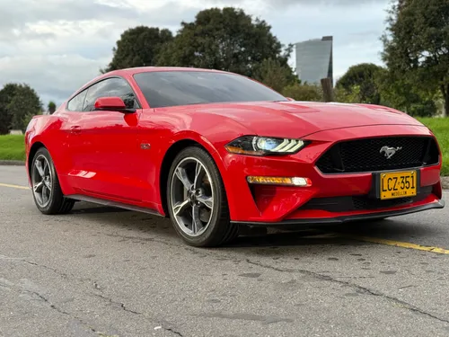 FORD MUSTANG GT 