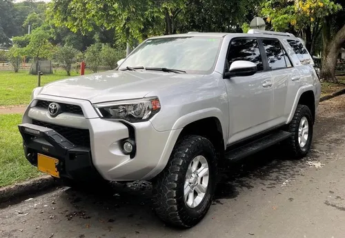 Toyota 4Runner SR5 modelo 2015