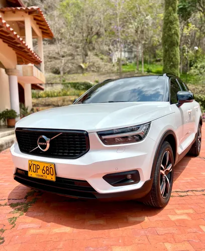 Volvo XC40 R-Design 2021
