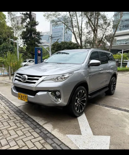 Toyota Fortuner 2.4 diesel 