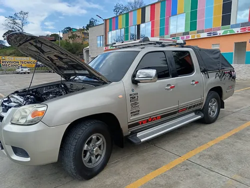 Mazda BT 50 modelo 2011 