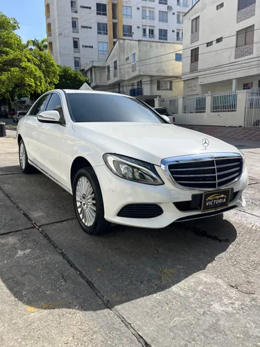 Mercedes Benz clase c200 modelo 2017 