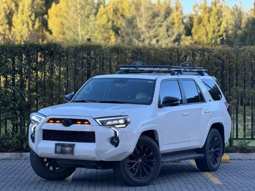 TOYOTA 4RUNNER SR5 2020