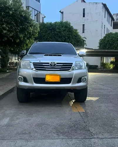 Toyota Hilux srv 2013 At 4x4 diesel 