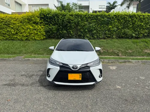 Toyota yaris sport Full equipo