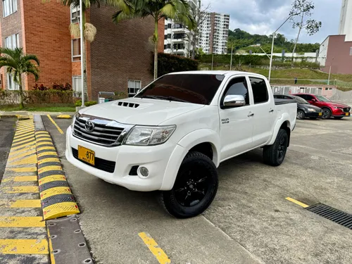 Toyota Hilux blindada Diesel Automatica 2013