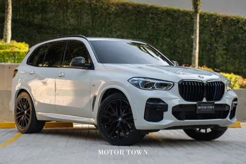 BMW X5 M50i 2022