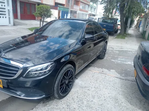 Mercedes-Benz C200 Exclusive Plus 2020  Elegancia y rendimiento con respaldo de aseguradora 