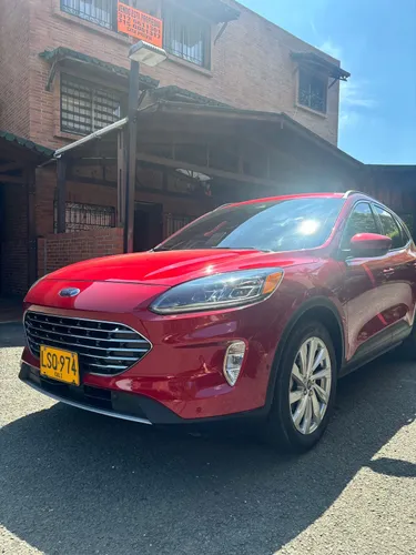 Ford Escape Titanium HEV 2022