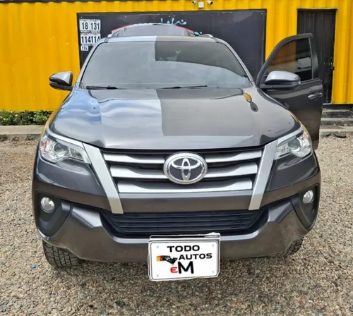 Toyota Fortuner Street 2.4 2020