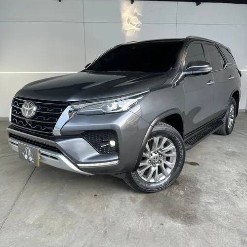 Toyota Fortuner 2022 SRV 
