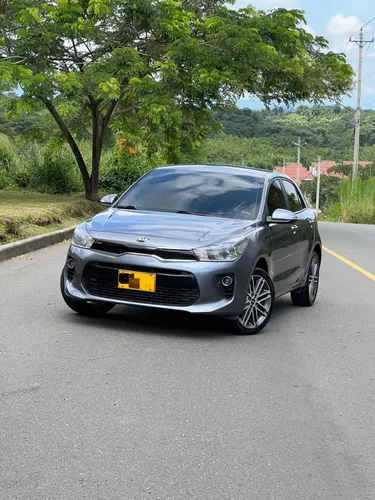 Kia Rio Vibrant - 2021 