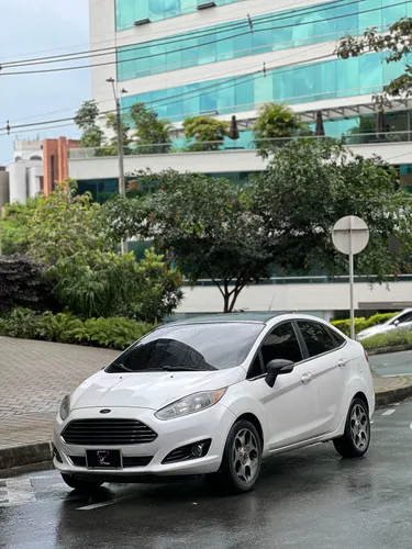 Ford Fiesta Titanium 1.6cc   
