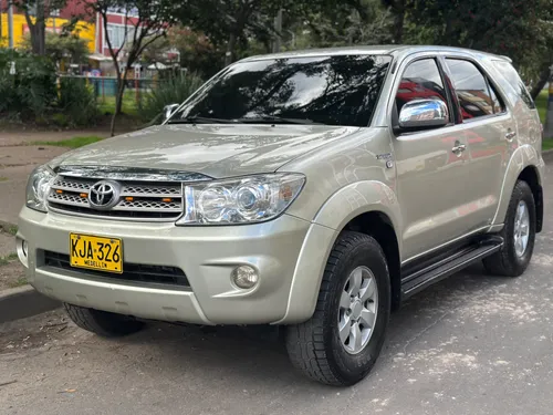 Toyota Fortuner 2.7