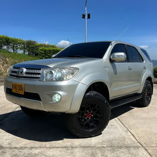 Toyota Fortuner 2011