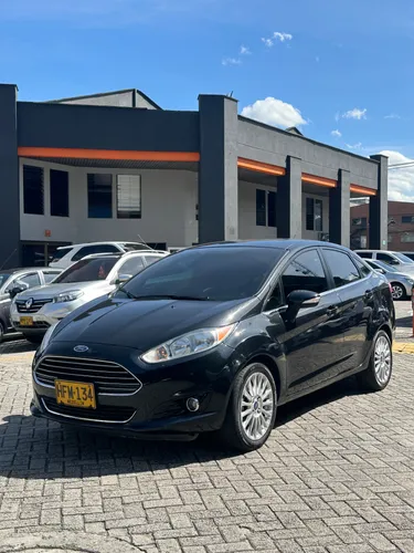 Ford fiesta Titanium AT 2014