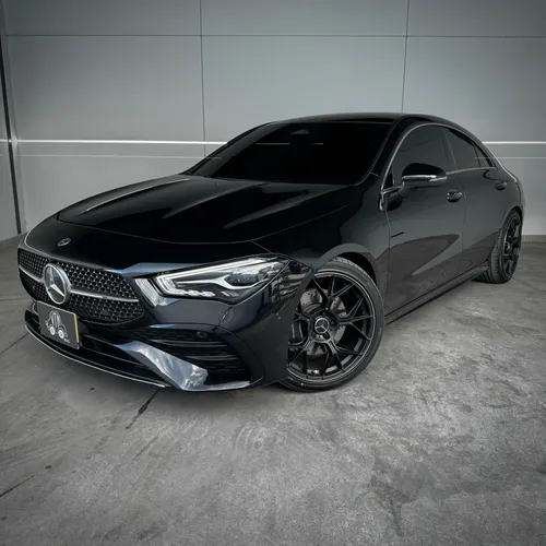 Mercedes Benz CLA 200